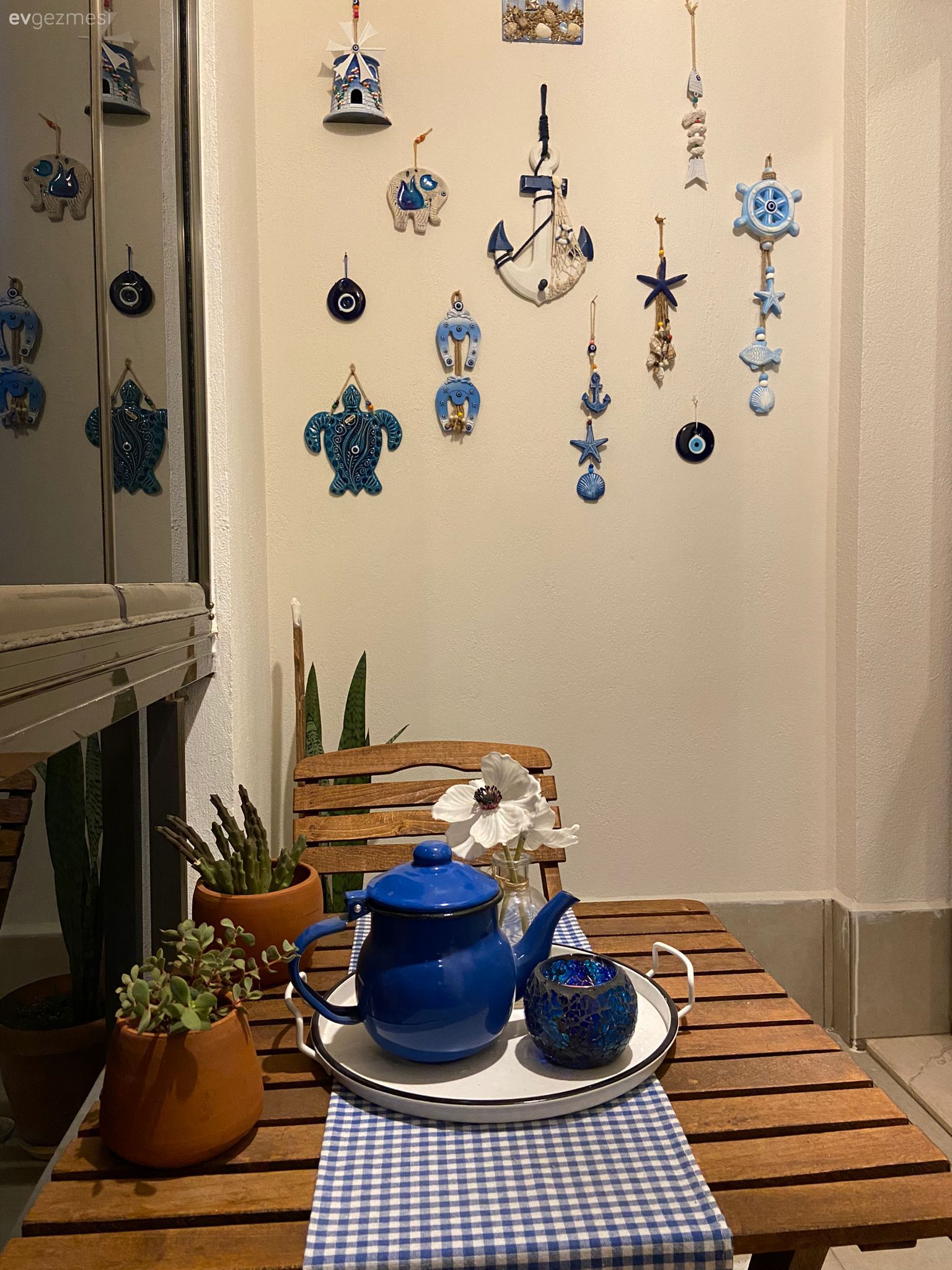 Balkon, Balkon masası, Sandalye, Balkon duvar dekorasyonu