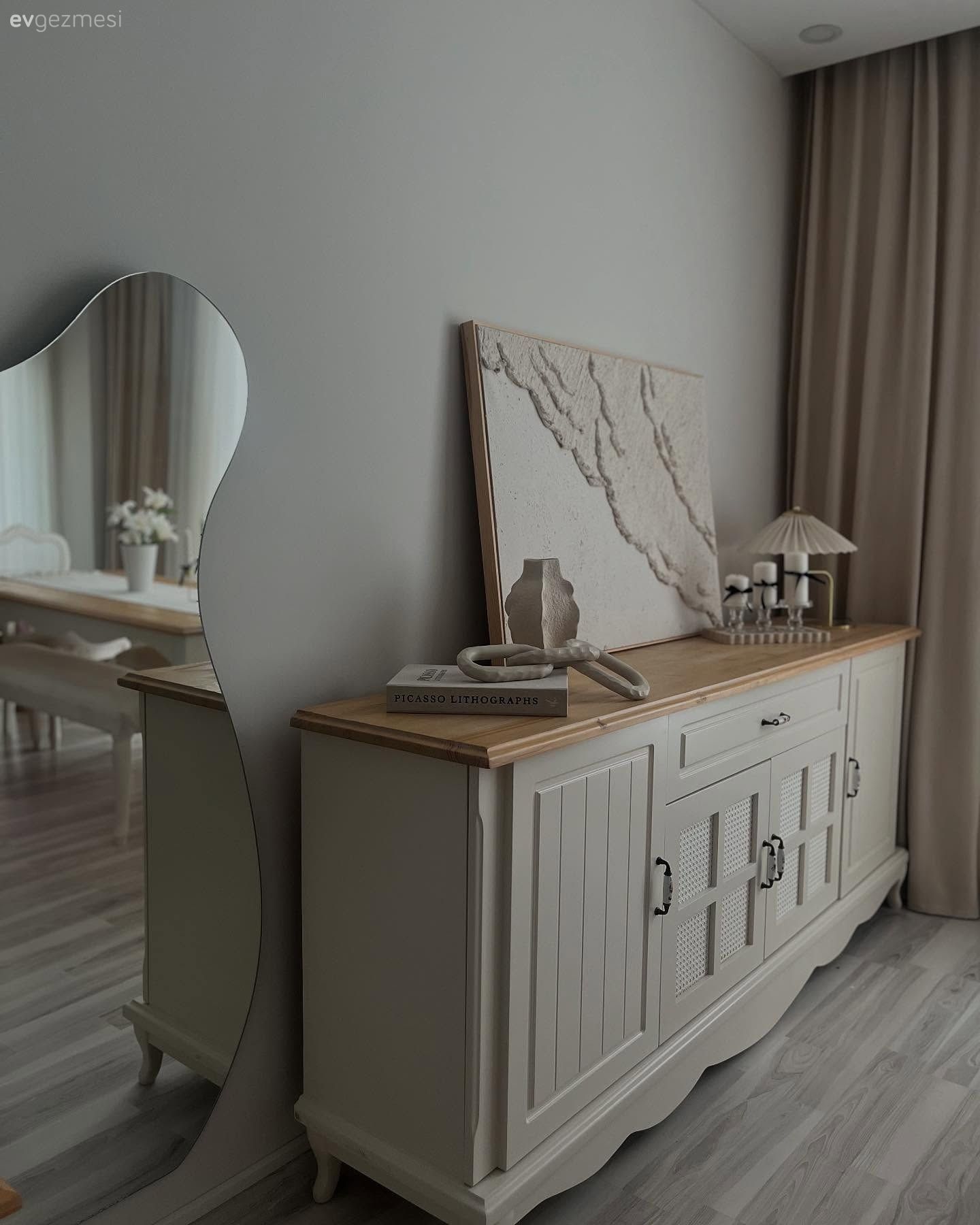 Ev Gezmesi:  Modern ve Country Tarzdan İzler Taşıyan Bir Dekor