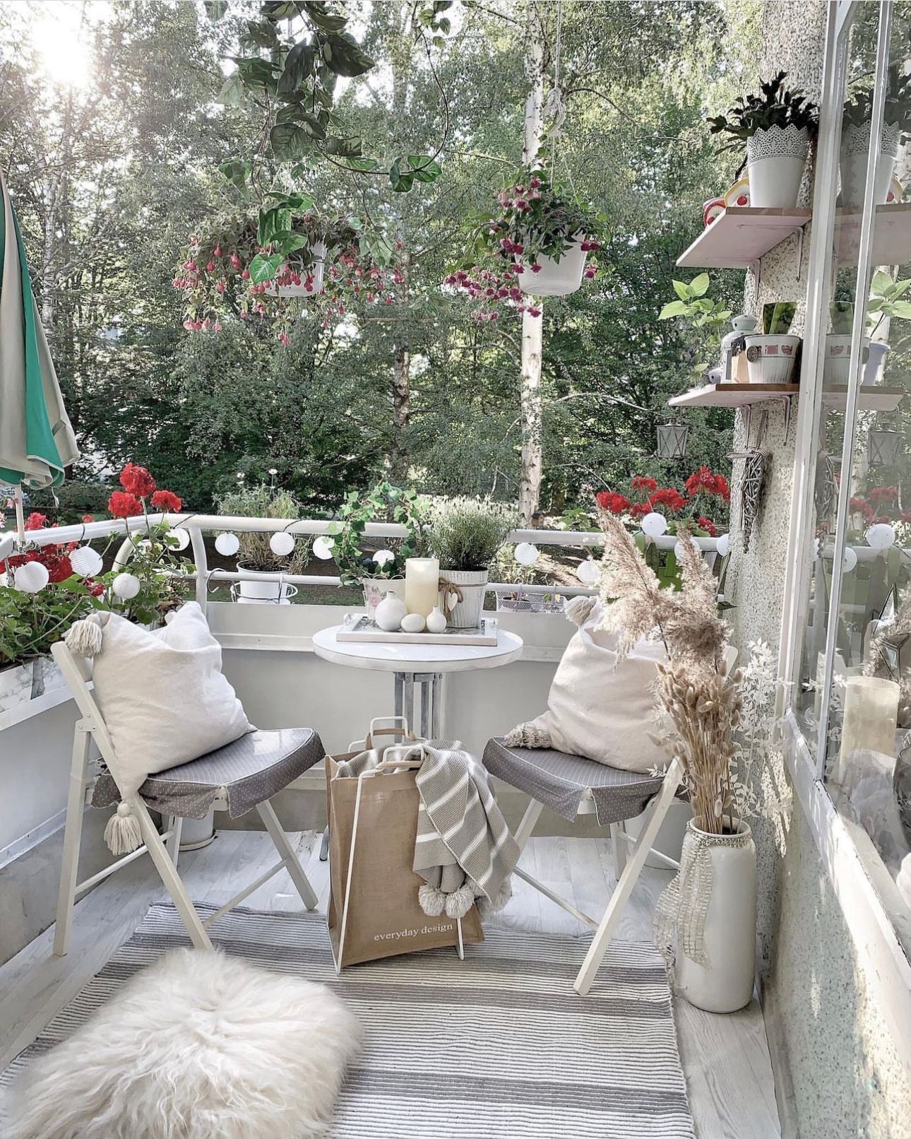 Küçük Evini Dekore Etmek İsteyenlerin Göz Atması Gereken Bir Dekor!