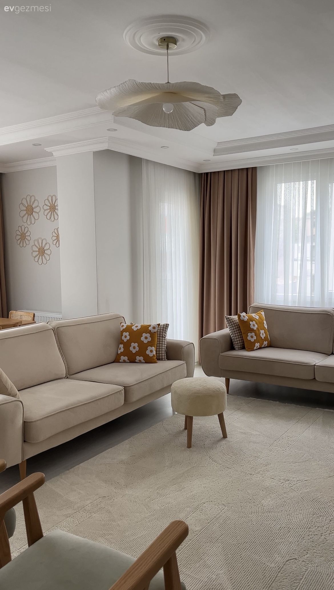 Bu Salonda Koltuk Takımındaki Uyum Her Şeye Yansımış