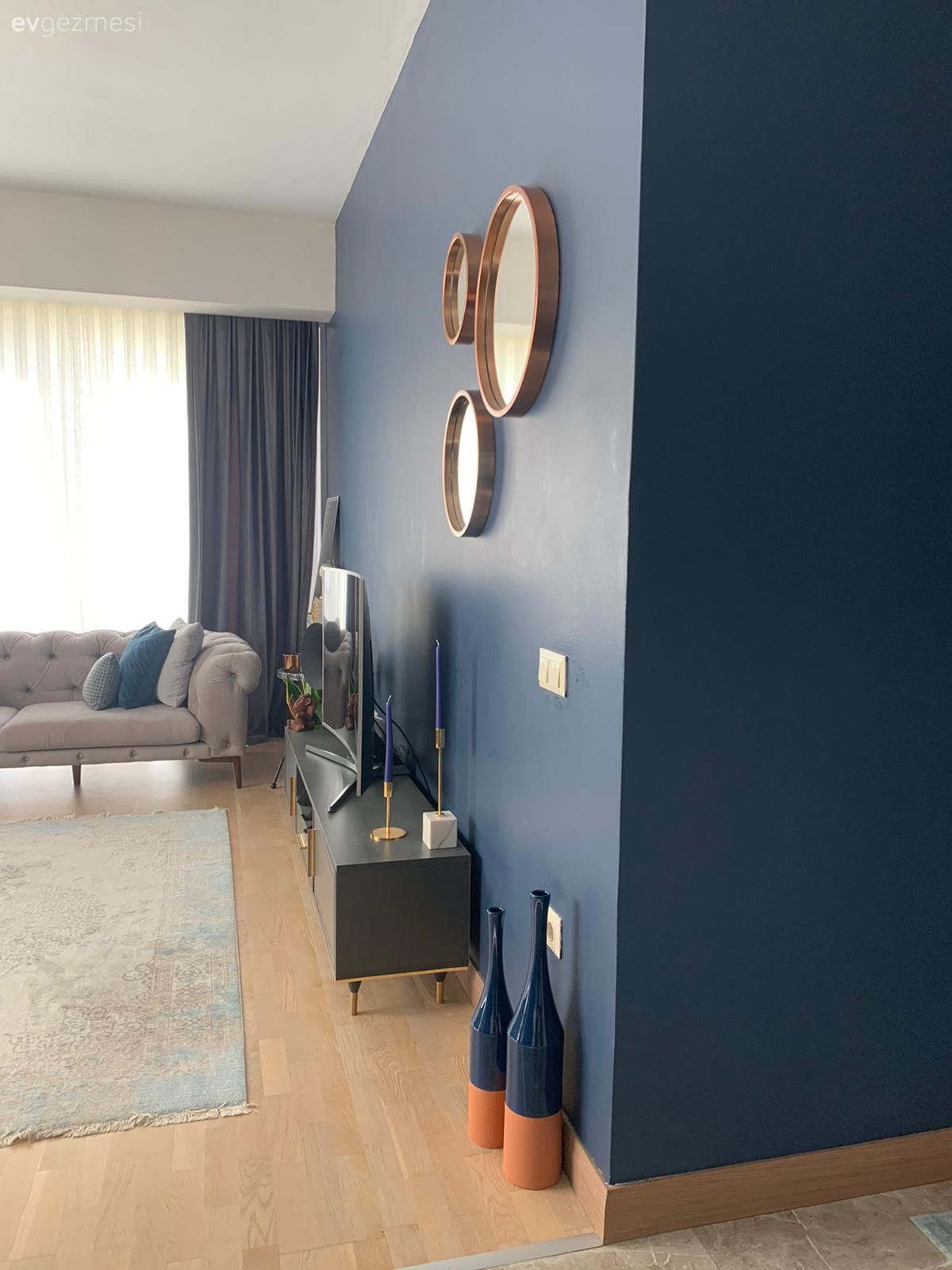 Bu Mimar Evi Minimalizmi ve Renkleri Ortak Paydada Buluşturmuş