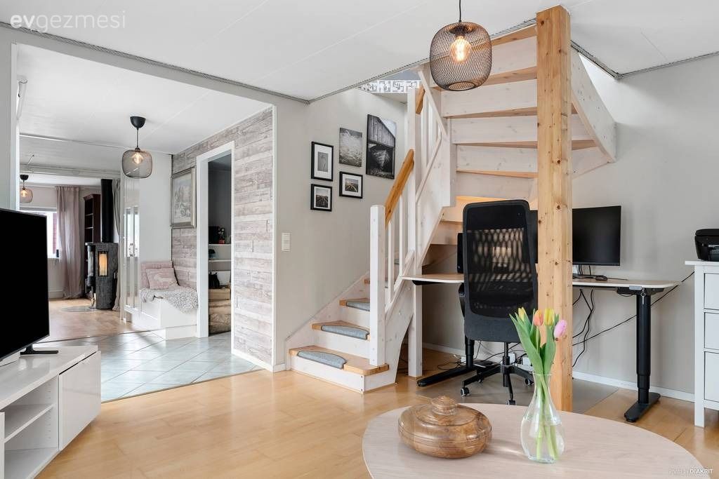 Dışarıdan Bakınca Heybetli Duran Bu İki Katlı Ev Aslında 83 M2