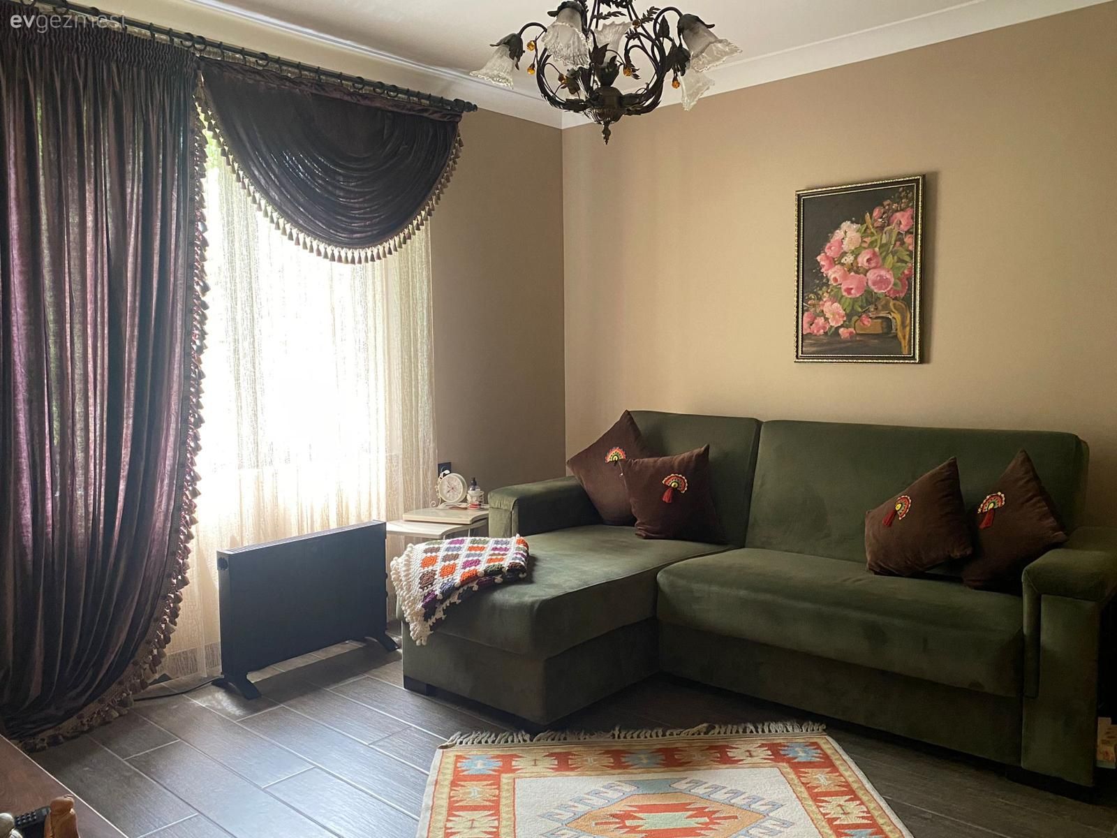 Müstakil Ev Modelleri: Düzce'de Alt Katı Beton Üst Katı Ahşap Bir Ev