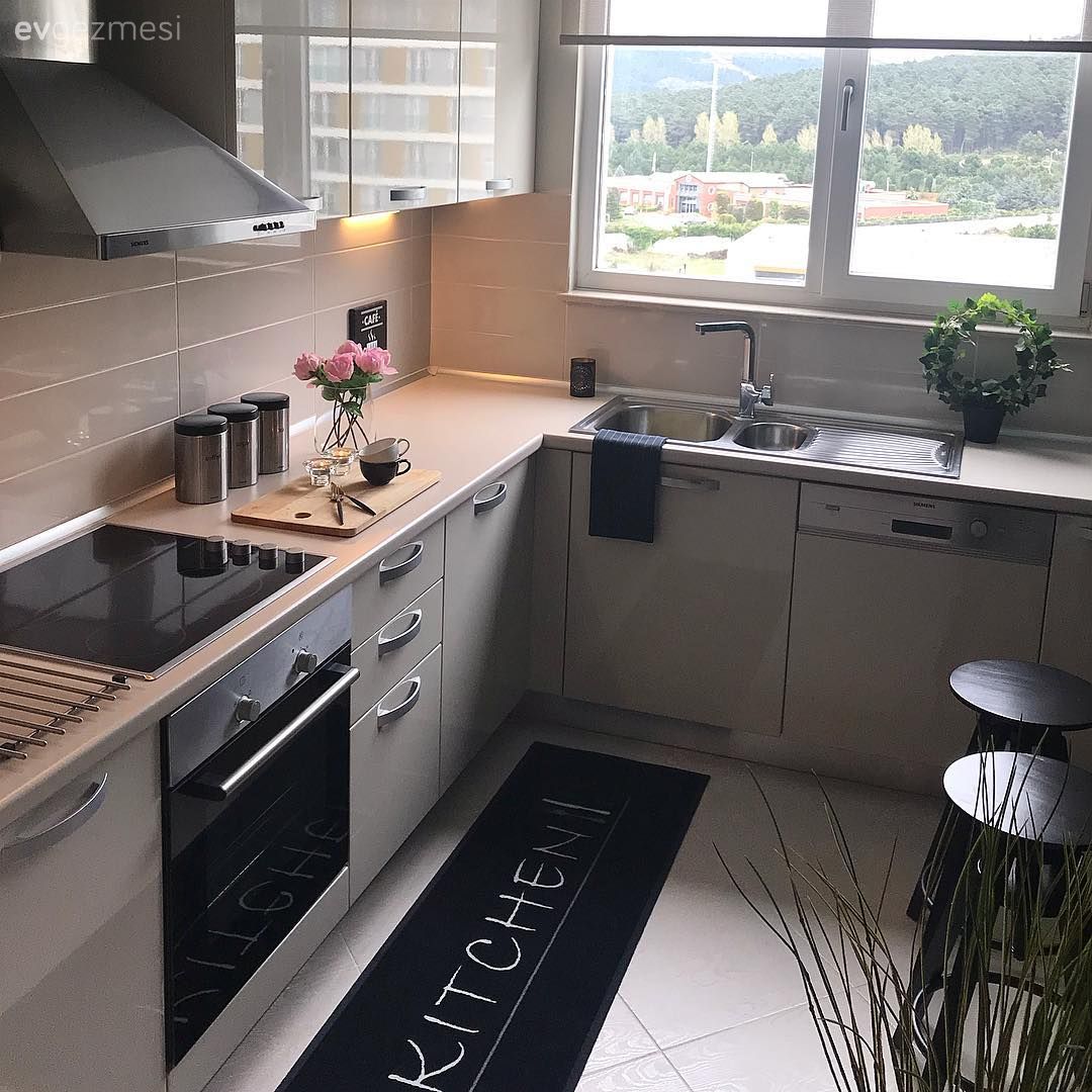 Sıcacık Atmosferiyle  Mutluluk Saçan Bir İstanbul Evi