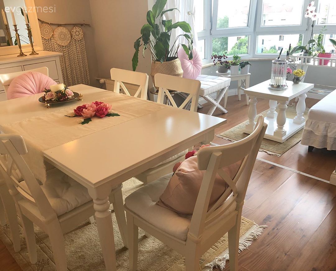 Ev Gezmesi: Renkleriyle İçinizi Isıtacak Bir İstanbul Evi