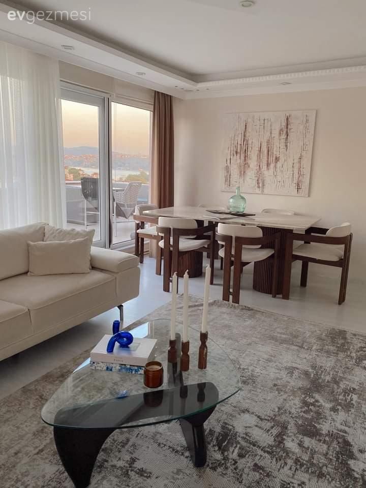 Bu Modern Evde Beyaz ve Kahverengi Hep Yan Yana!