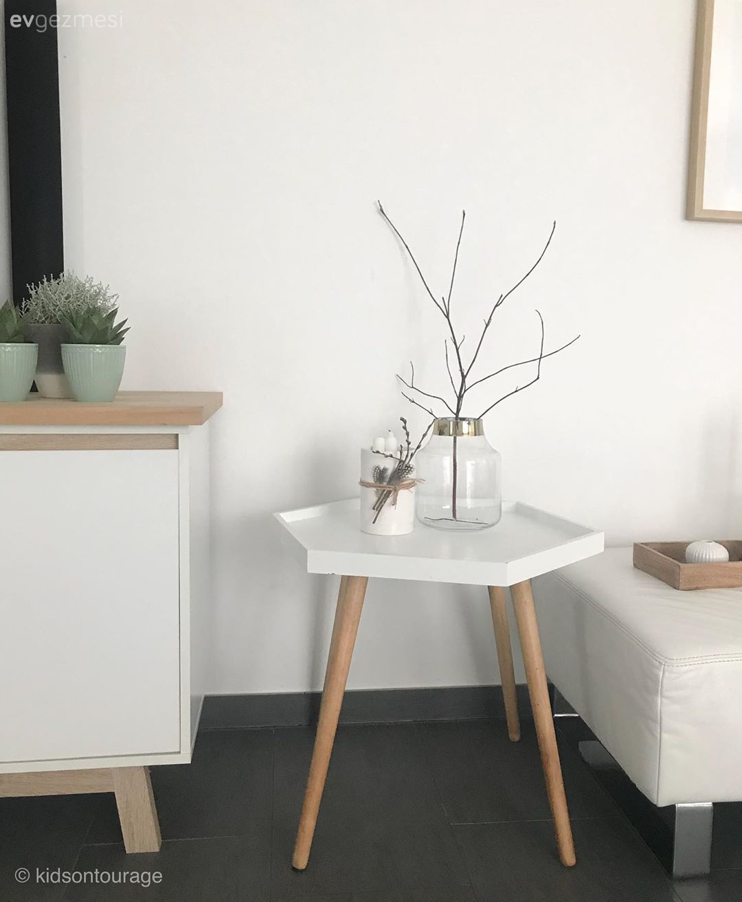 Çerçeve, Tablo, Duvar dekorasyonu, Beyaz, Puf, Yan sehpa, Sehpa, Dekoratif Objeler