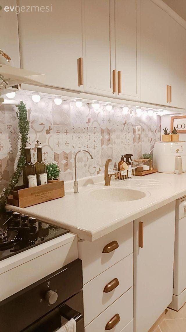 Öncesi&Sonrası: Folyo ile Kaplanan Dolaplar Ortama Ferahlık Katmış!