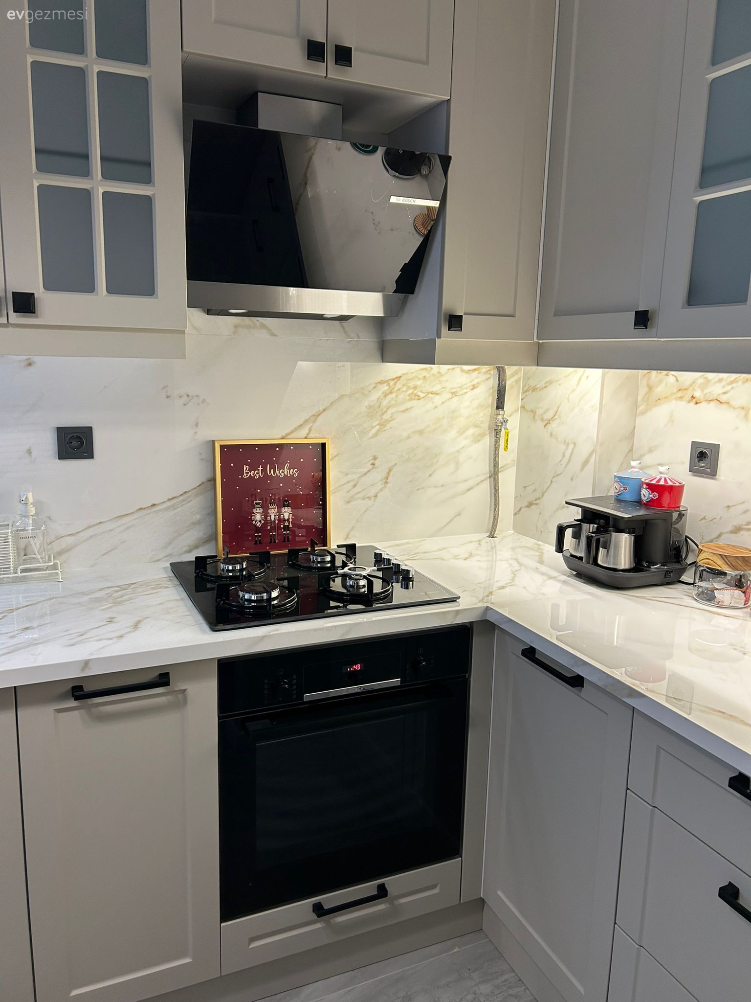 Mutfak, Modern, İskandinav, Krem, Bej, Beyaz, Siyah, Shaker kapaklı dolaplar, Mutfak tezgahı, Mutfak tezgah arası, Mutfak Avize Modelleri, Mutfak perdesi, Mutfak aksesuarları, Porselen tezgah