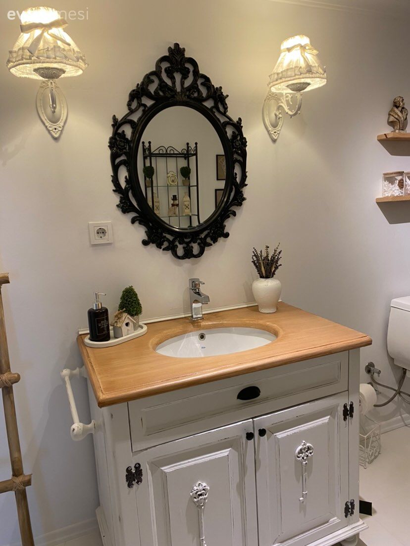 Beyaz, Siyah, Banyo, Banyo dolabı, Banyo aynası, Aplik, Aydınlatma, Banyo aksesuarları