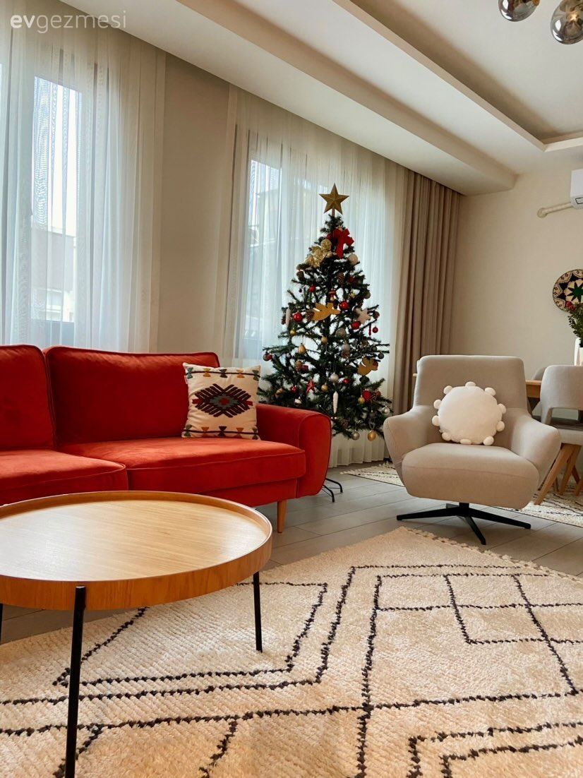 Bu Evde Canlı Tonların Yüksek Enerjisi Nötr Pigmentlerle Dengelenmiş!