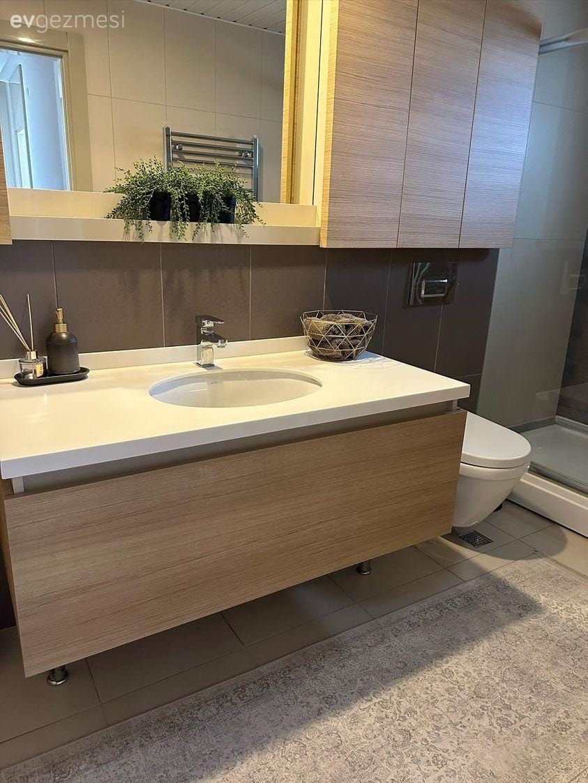 Banyo, Krem, Bej, Banyo dolabı, Banyo aynası, Banyo seramikleri