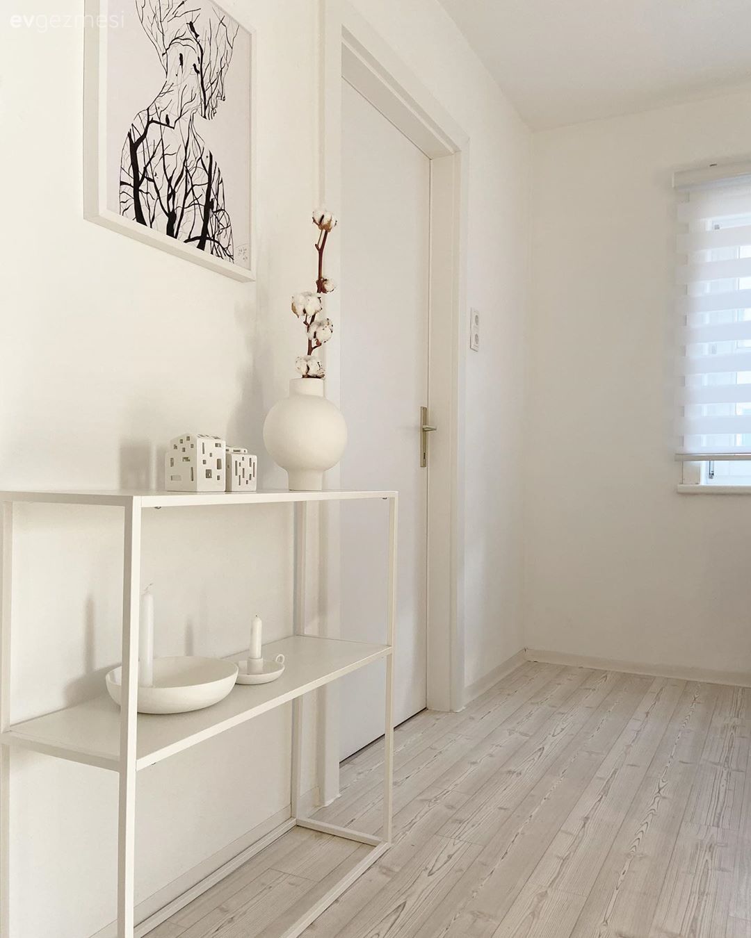 Beyaz, Siyah, Dresuar, Ayna, Antre halısı, Geometrik desen, Desenler, Şamdan, Ev Aksesuar, Tablo, Duvar dekorasyonu