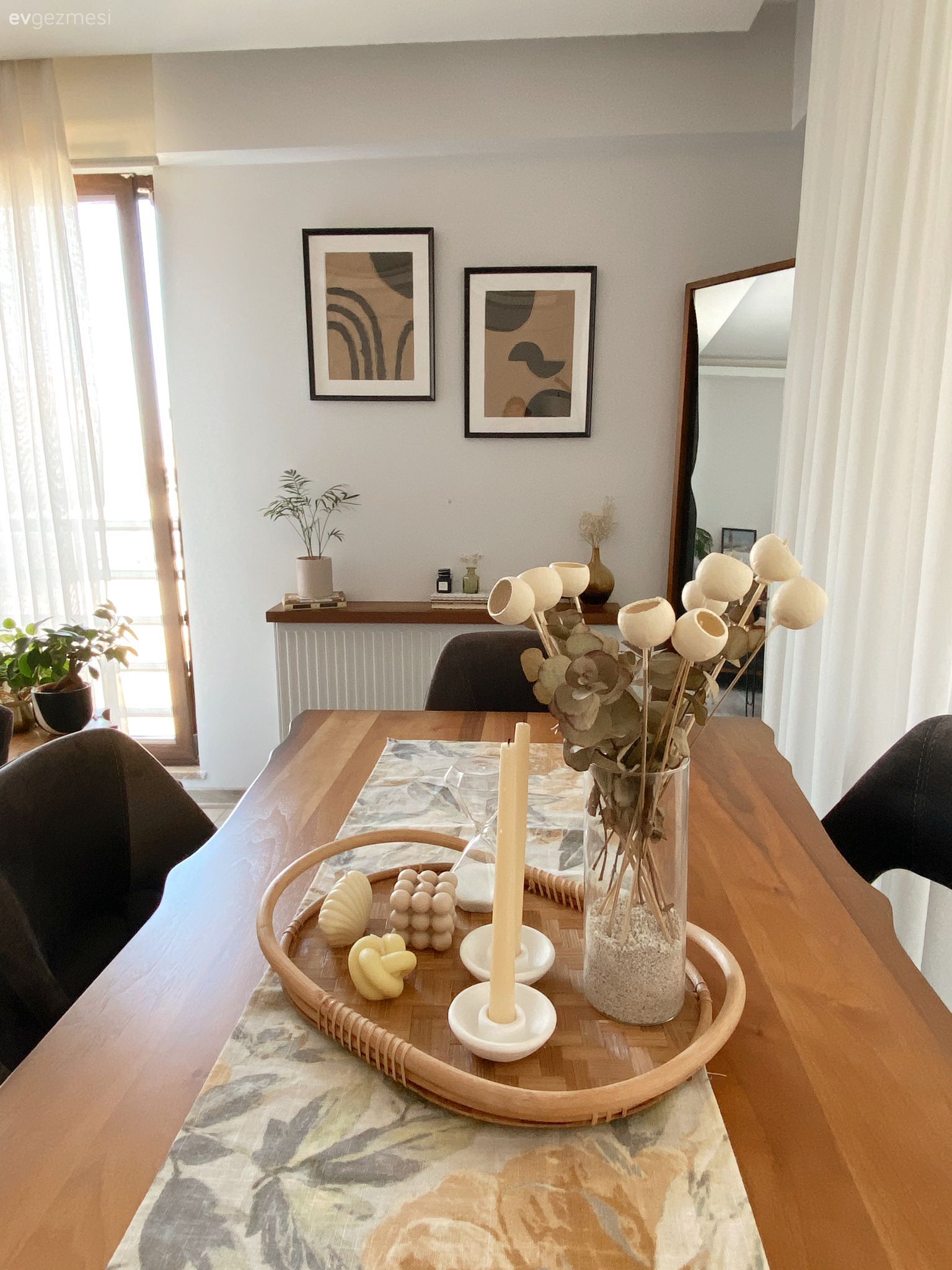 Ahşap masa, Dekoratif Objeler