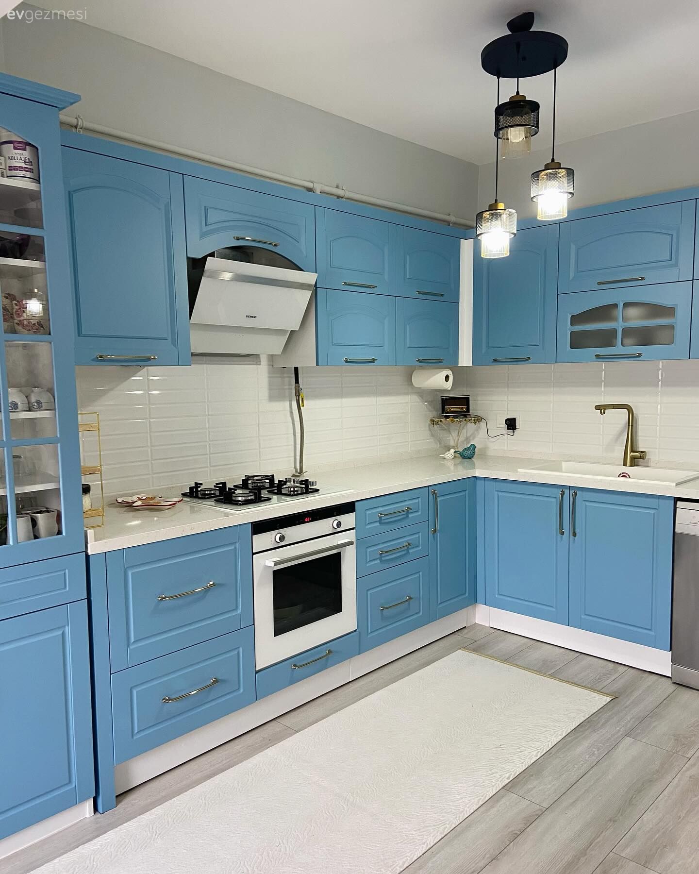 Öncesi&Sonrası: Mavi Renge Merhaba Diyen Bir Mutfak