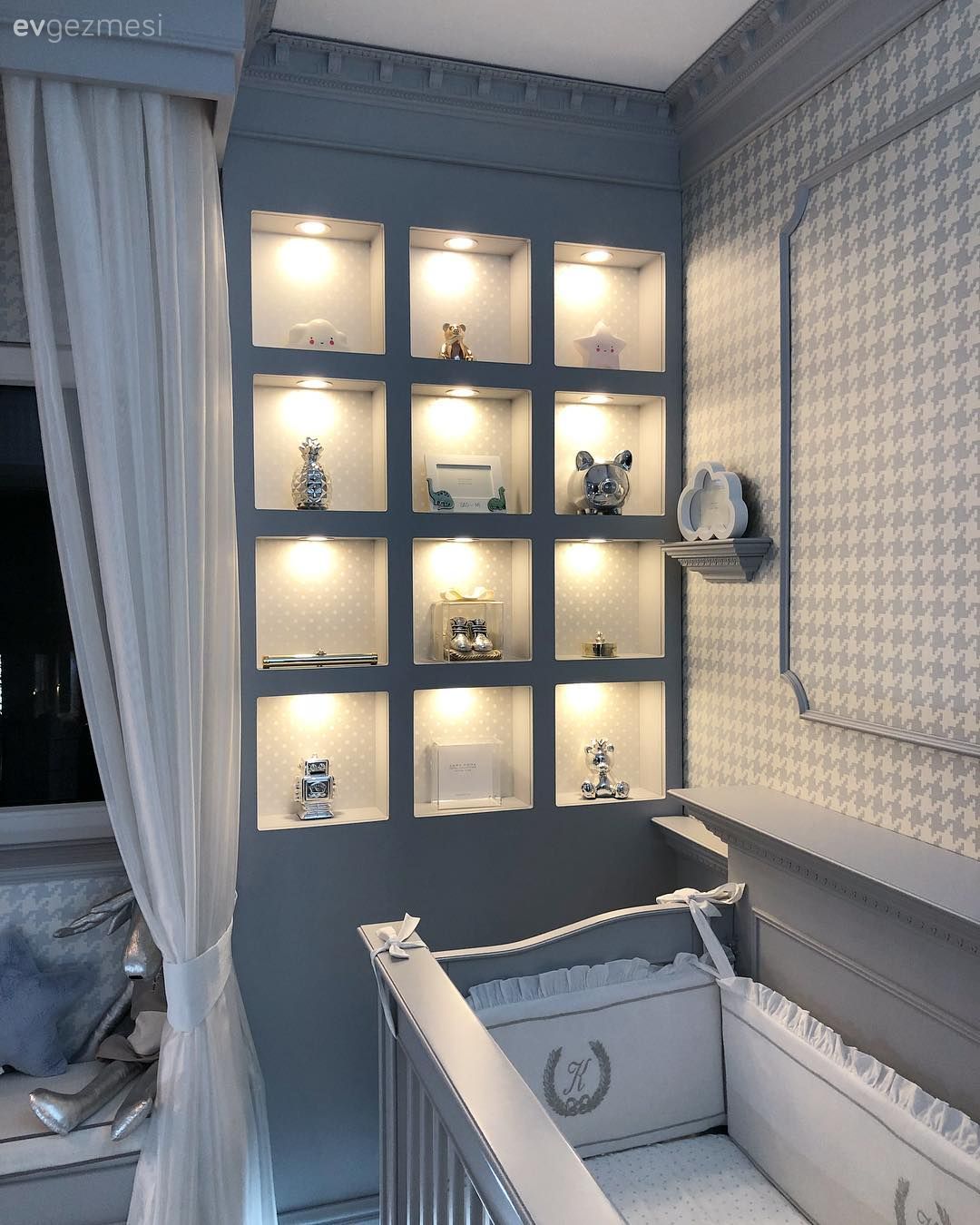 Bebek odası, Gri, Beyaz, Beşik, Duvar Nişleri, Şifonyer, Yatak Odası, Özel yapım dolaplar, Dolap, Duvar dekorasyonu, Halı