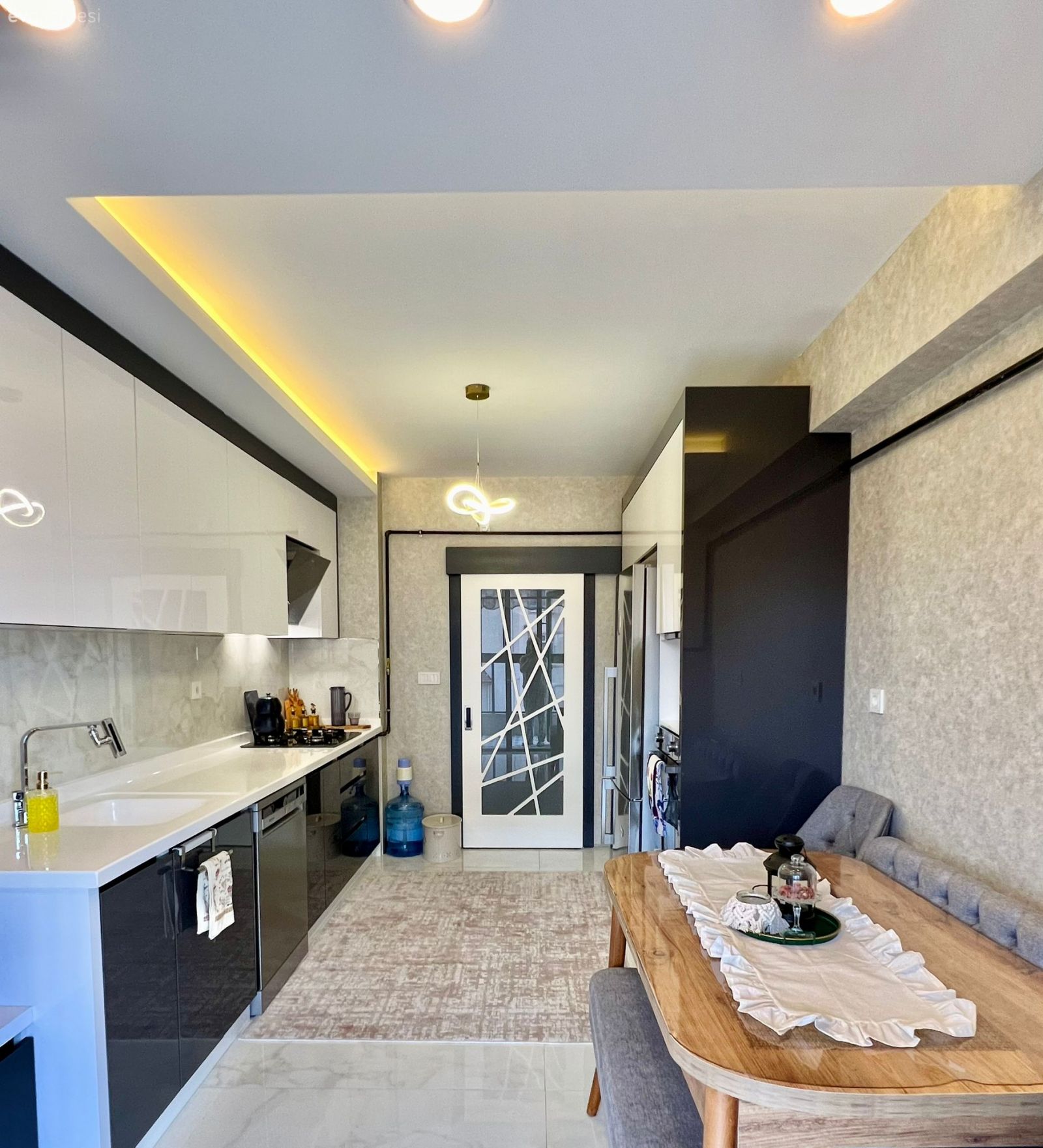 Bu Ankara Evindeki Balkonun Keyfi Pek Bir Yerinde!