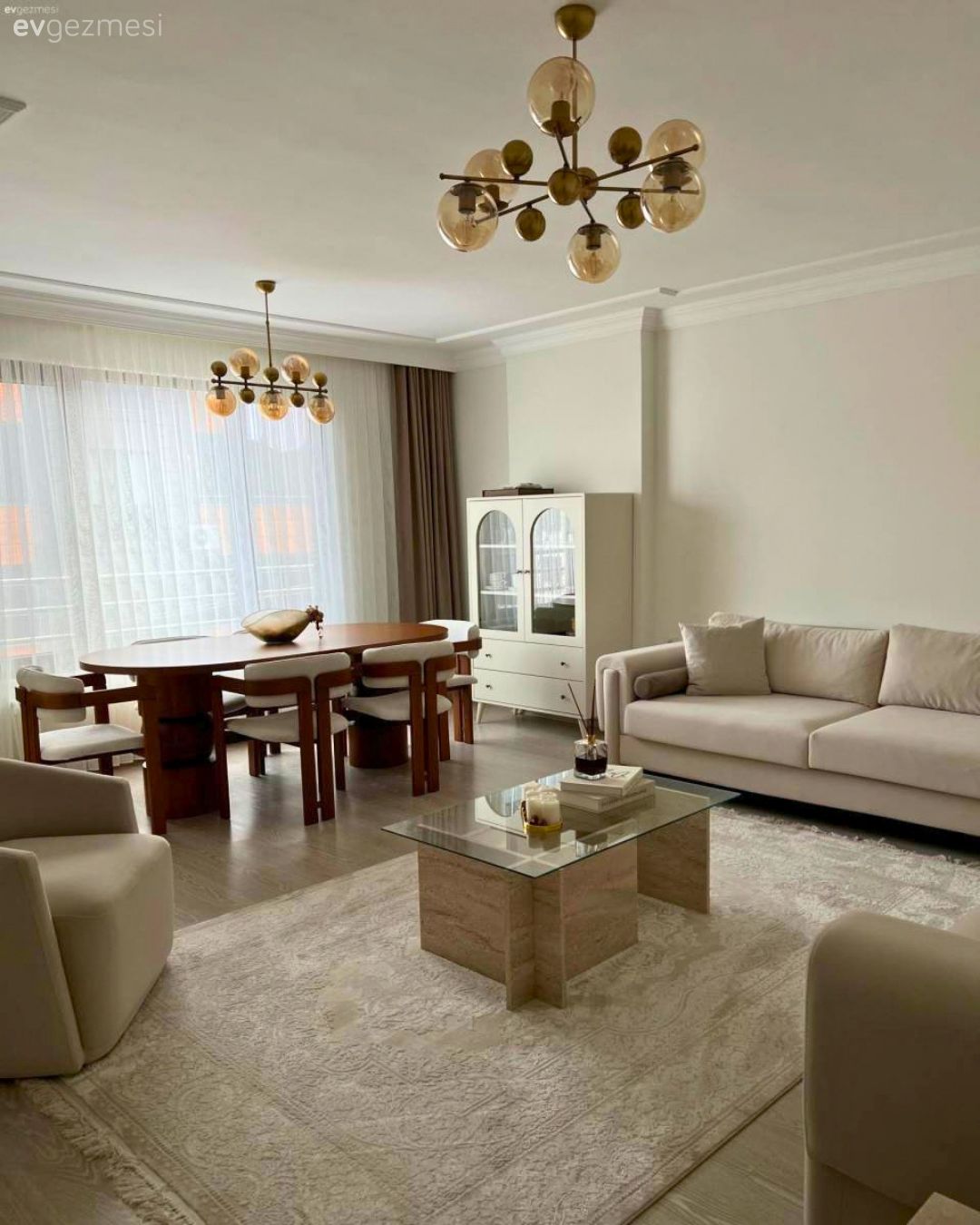 Bu Yalova Evi Dar Alanları Verimli Değerlendirmeye Öncelik Vermiş