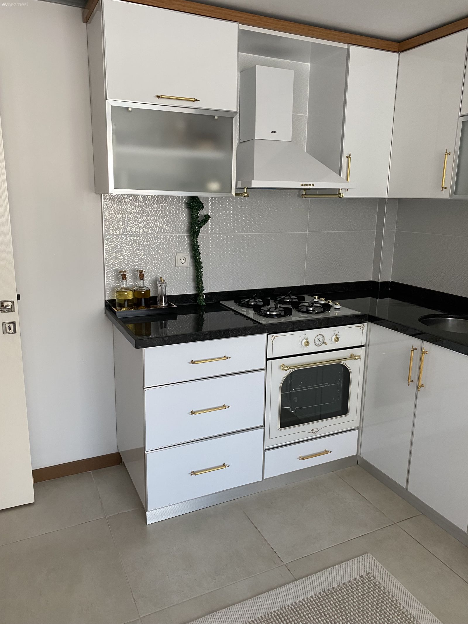 Bu Evde Modern Stile Ev Sahibi Kendi Yorumunu Katmış