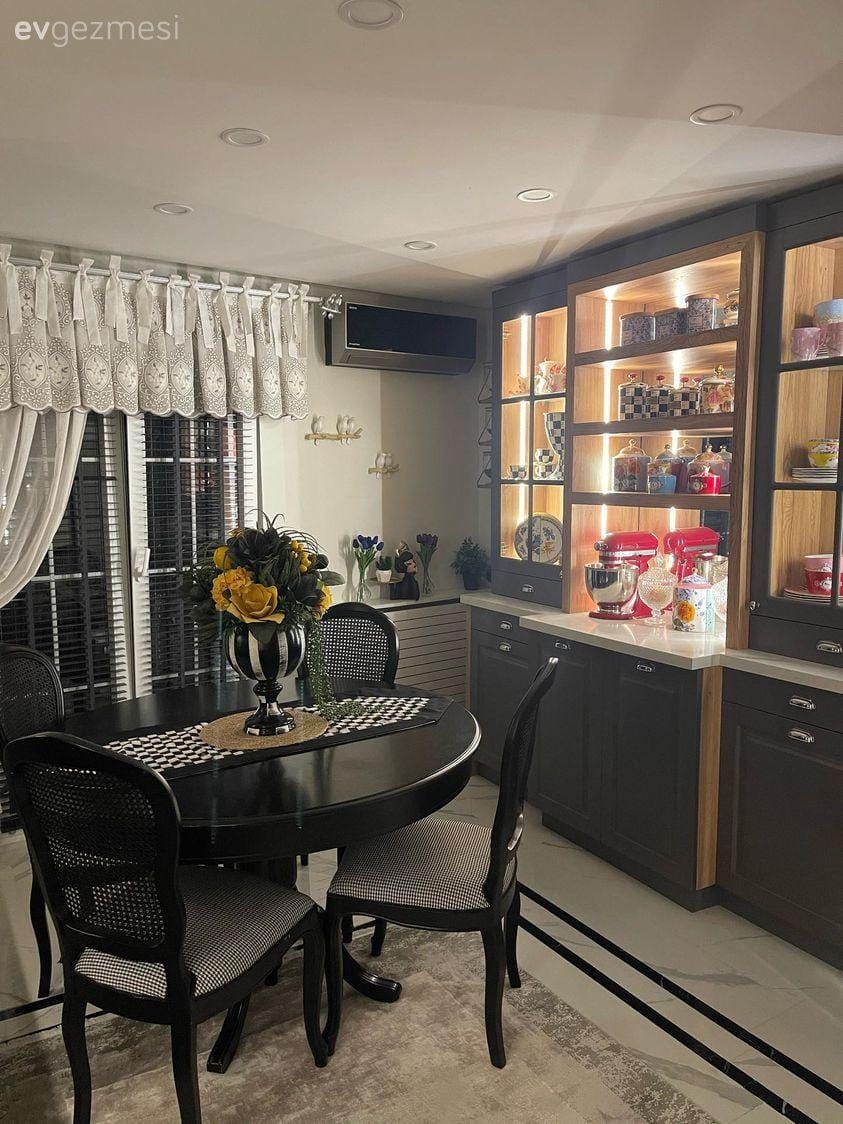 Mutfak İçin En Kullanışlı Perde Seçimi ve Farklı Perde Modelleri