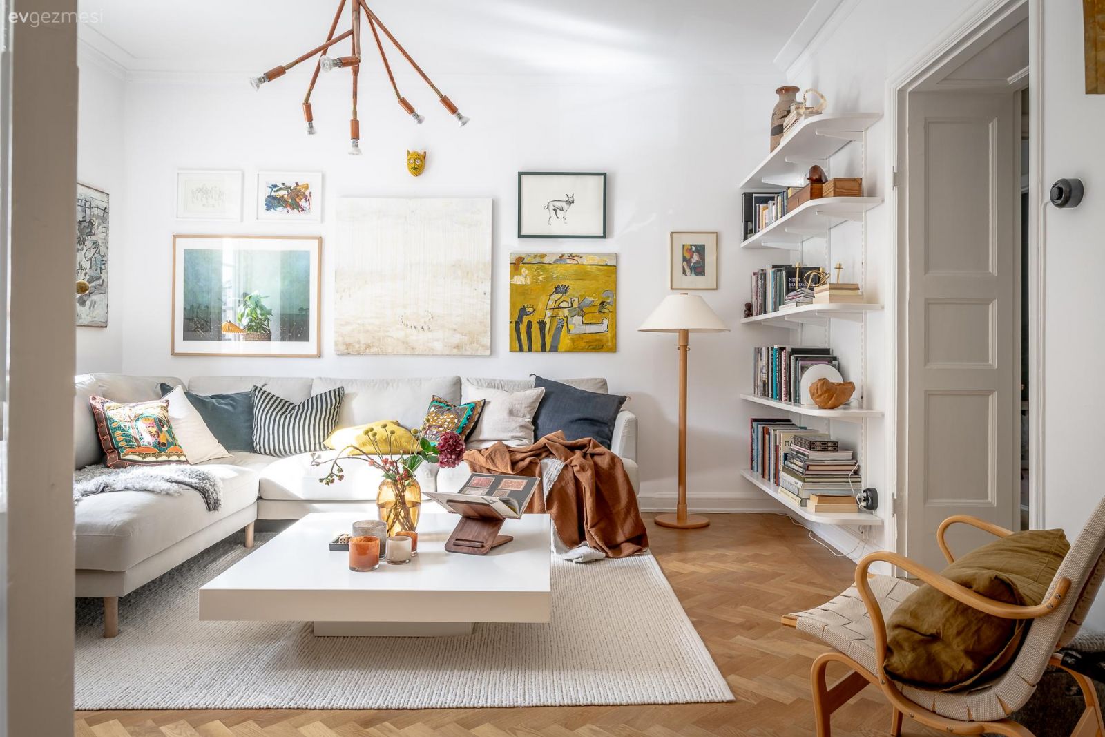 Sıradan Dekorların Ucuz ve Etkili Gücü: Kırlent Dekorasyonu!