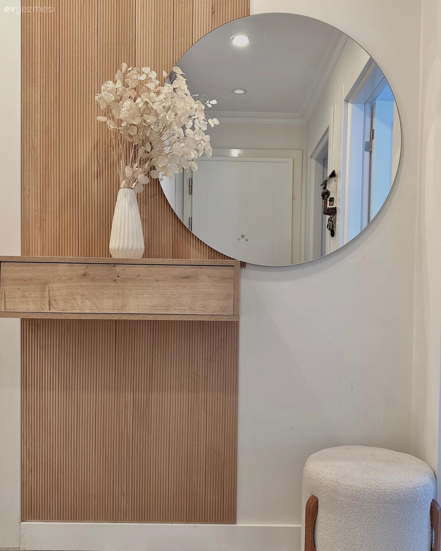 Beyazları Seven Bu Evin İçinde İki Küçük Çocuk Da Yaşıyor!