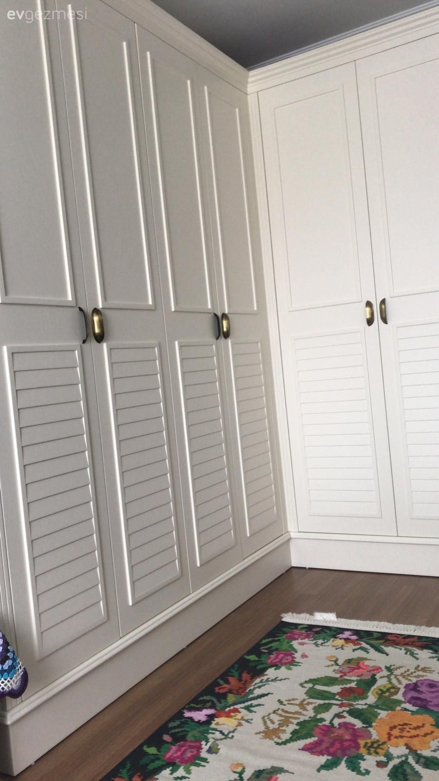 Gardrop, Giyinme odası, Beyaz, Çiçekli desen, Desenler, Karabağ Kilimi, Pembe, Sarı