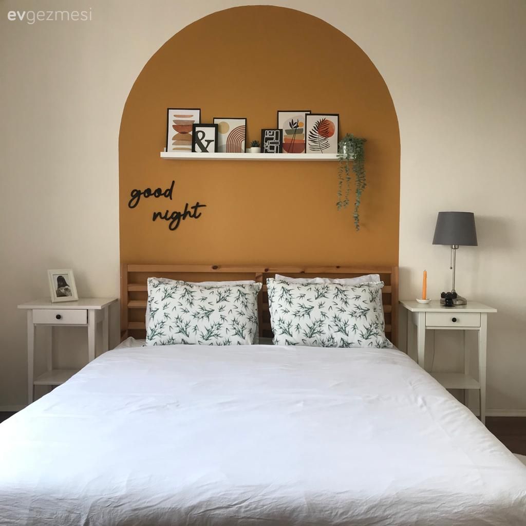 Yatak Odası, Beyaz, Hardal, Yatak odası duvar dekorasyonu, Duvar rafı, Duvar dekorasyonu, Komodin, Abajur, Aydınlatma, Çerçeve, Post halı, Halı, Yatak örtüsü