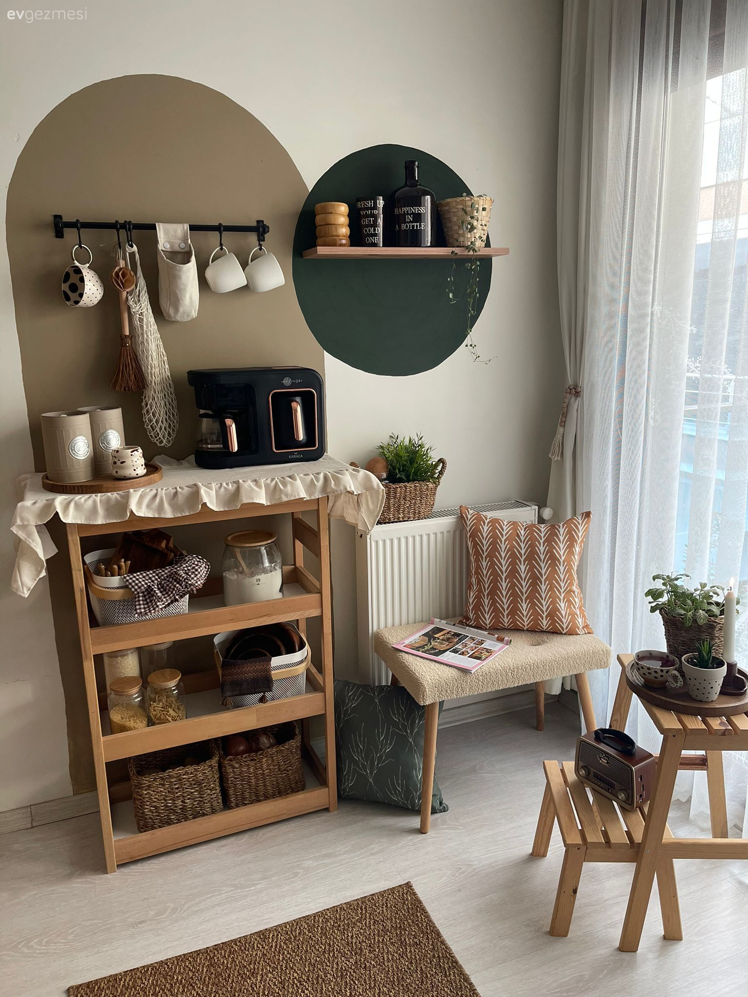 Mutfak duvar dekorasyonu, Kahve köşesi, Yeşil, Puf, Jüt halı, Halı, Tabure, Kırlent, Ev tekstili