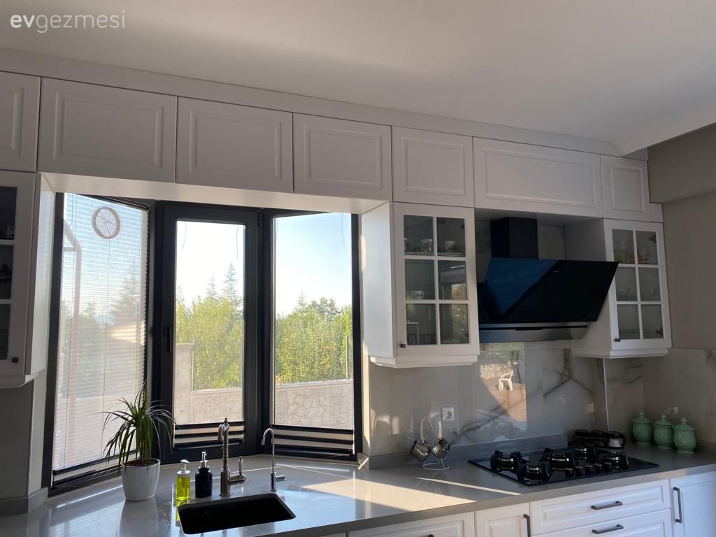 Mutfak, Beyaz mutfak, Mutfak tezgahı, Mutfak tezgah arası, Tezgah arası seramik, Ankastre, Davlumbaz, Mutfak Avize Modelleri, Sandalye, Mutfak masası