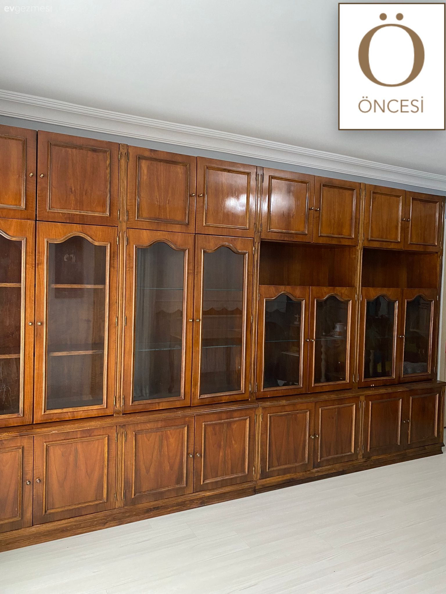 Öncesi&Sonrası: İki Katlı Evin Salonu Neşeli Bir Atölyeye Dönüşmüş