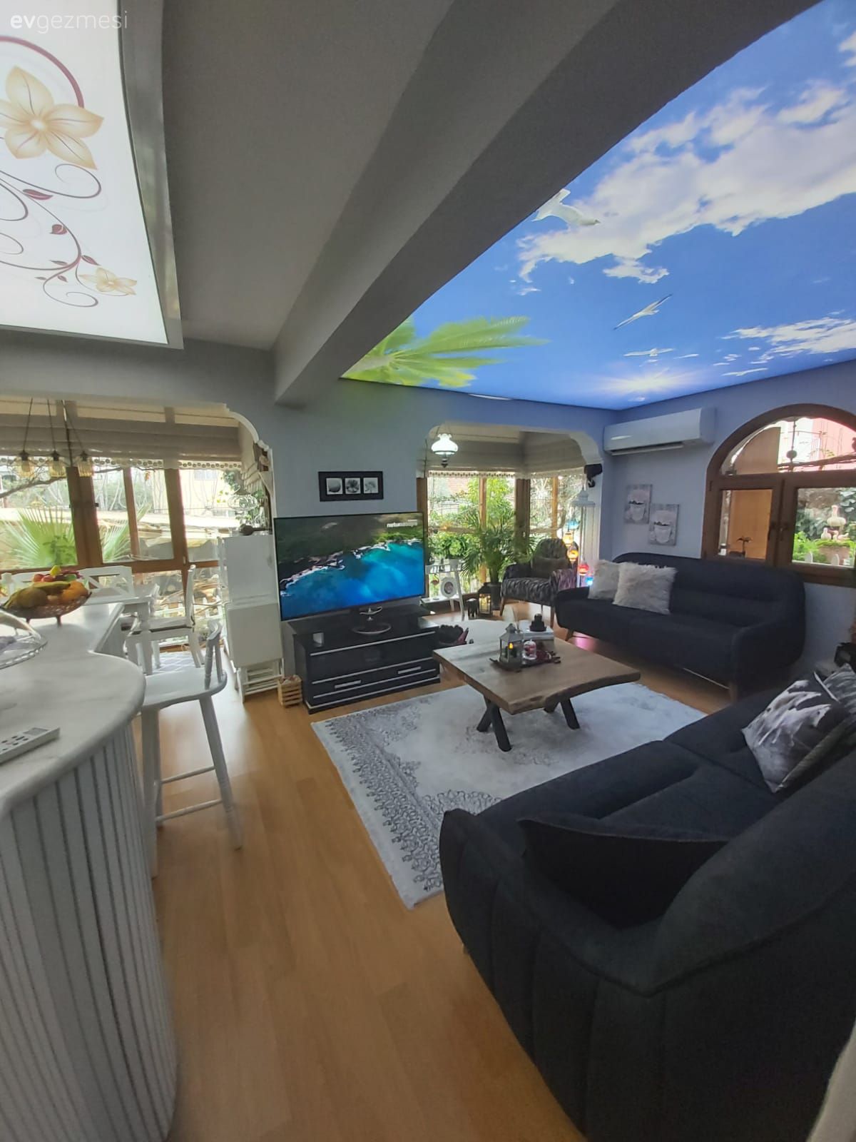 Bu Köy Evi Alışık Olunan Köy Evlerinin Biraz Ötesinde