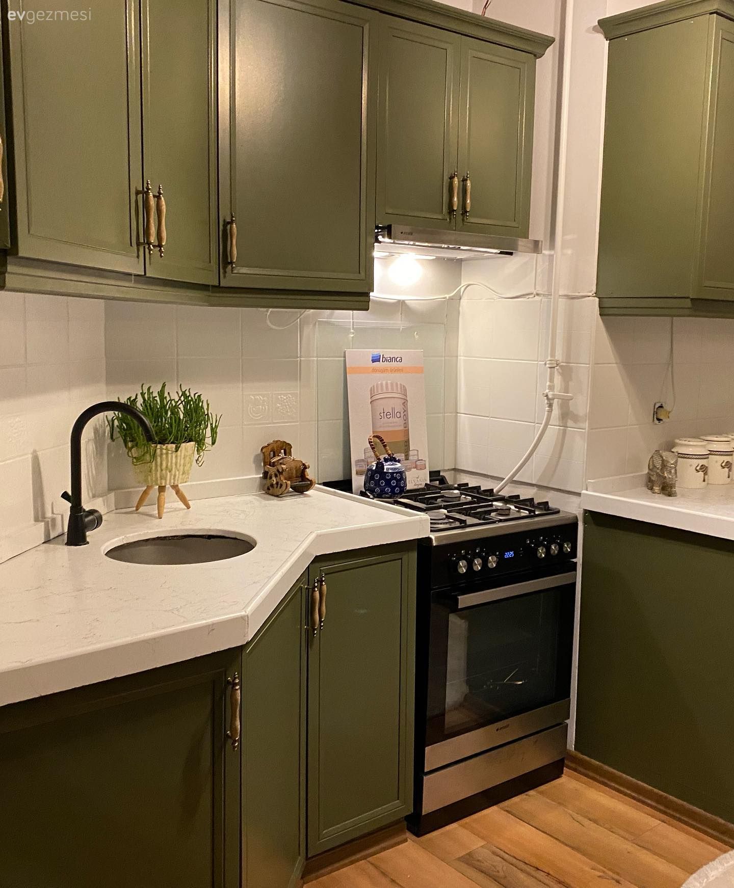 Öncesi&Sonrası: Yeşilin Bu Tonu Mutfağın Yeni Haline Çok Yakışmış!