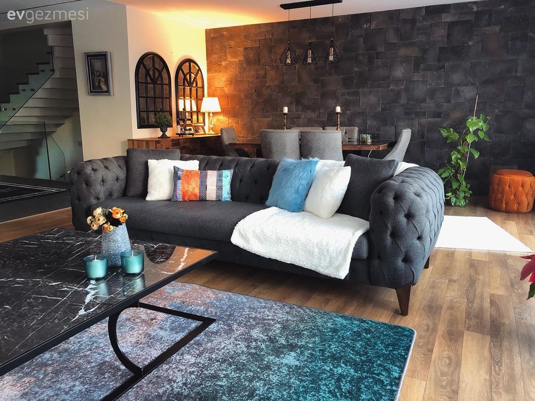 Bu İzmir Evinin İçinde Canlı Renkler Nöbetleşe Çalışıyor!