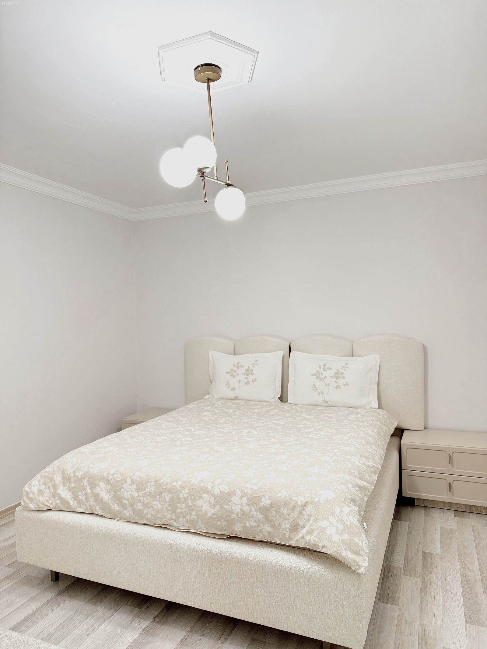 Yatak Odası, Beyaz, Krem, Bej, Avize, Aydınlatma