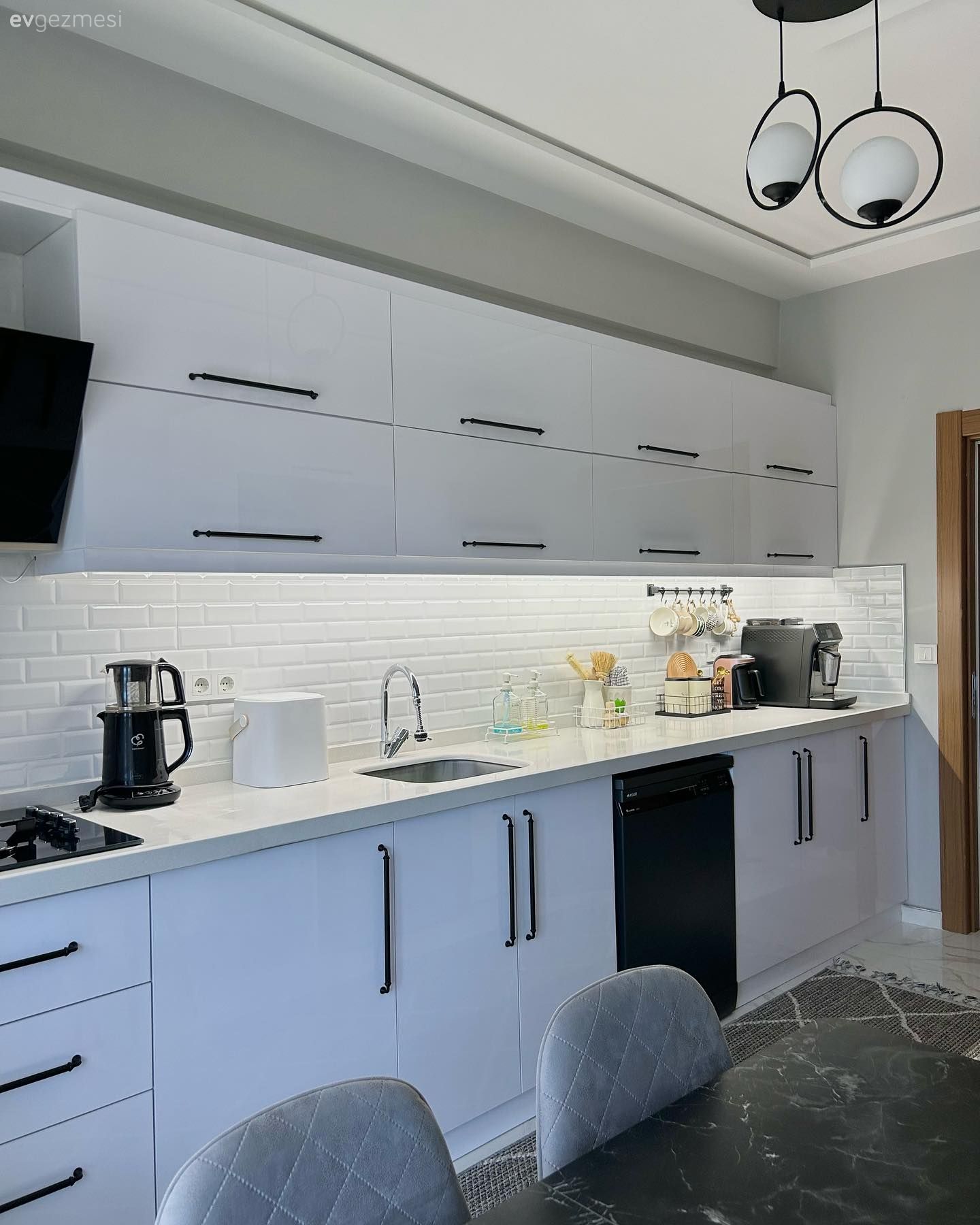 Muğla'daki Bu Evin Balkonundan Evin İçine Enerji Yayılıyor