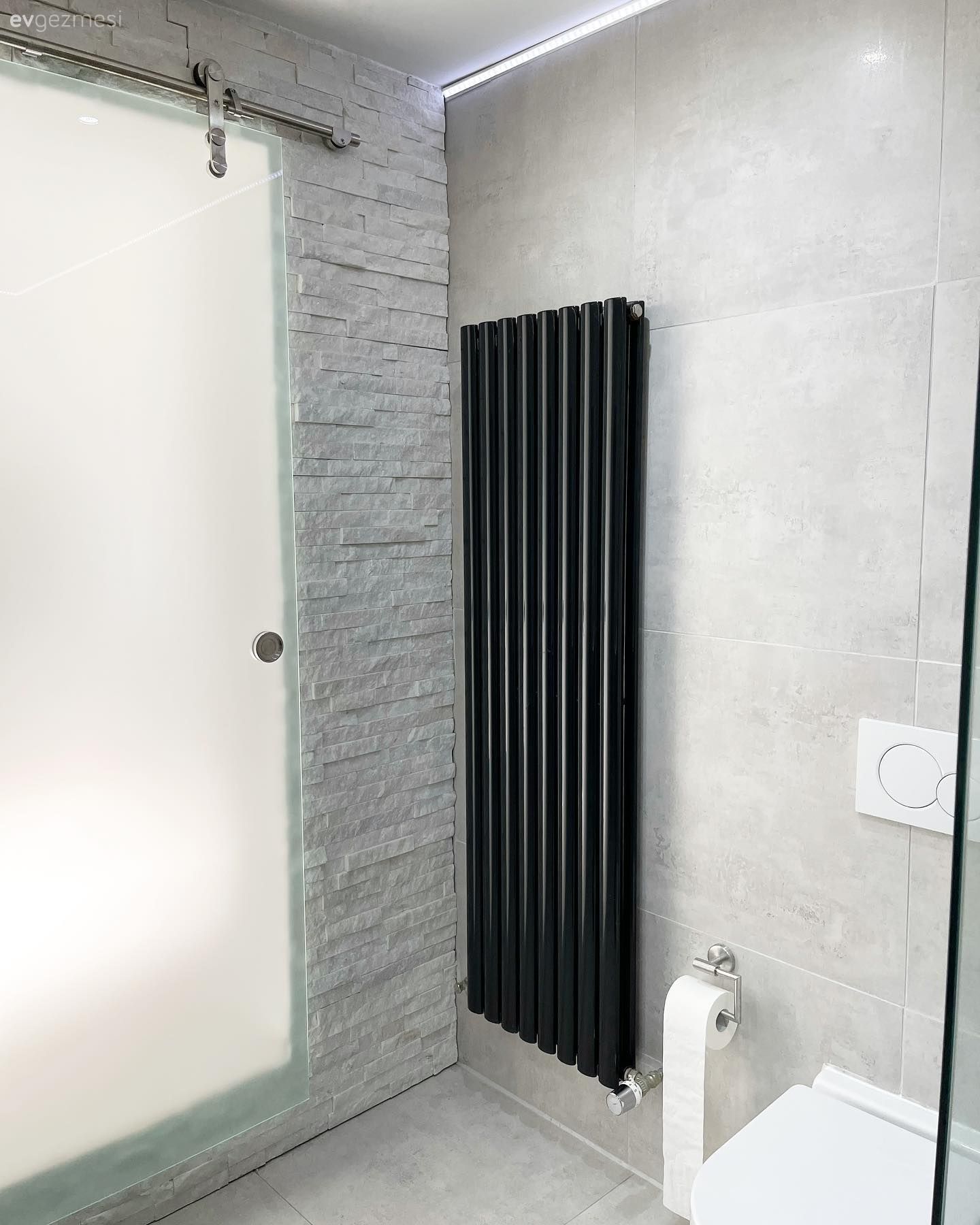 Öncesi&Sonrası: Sürgü Kapının Sonrası İşlevsel Bir Çamaşır Odası