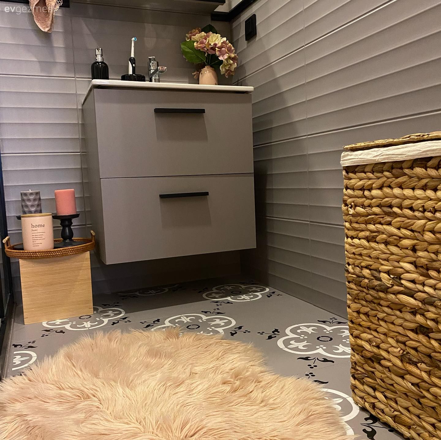 Değişen Bu Banyoya Yeni Renkleri Samimiyet Katmış!