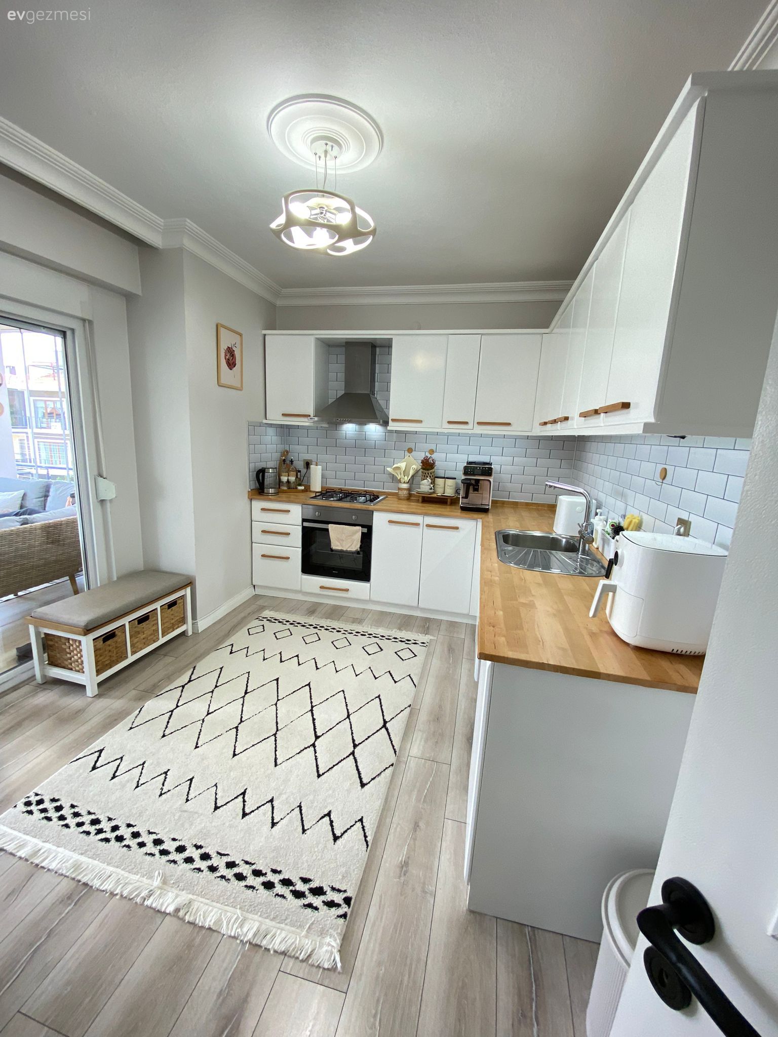 Yeni Mutfak Yaptırmaktan Daha Uygun Maliyete Yepyeni Bir Mutfak!