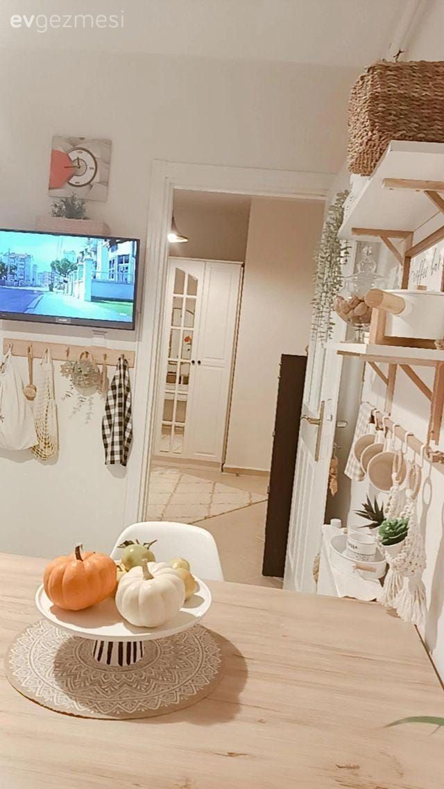 Beyaz, Beyaz ve ahşap mutfak, Mutfak, Mutfak rafı, Mutfak masası