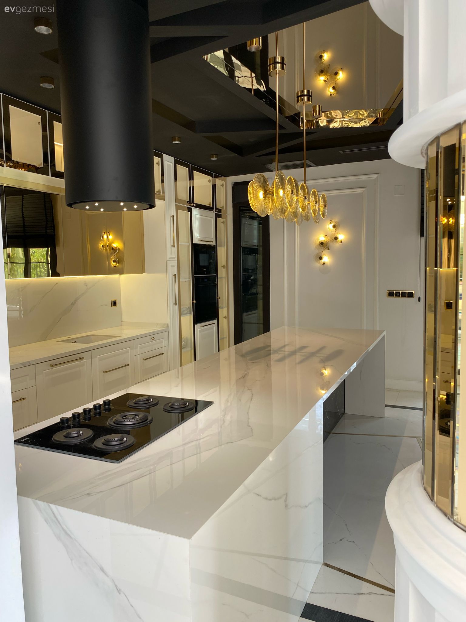 Art Deko Stil Bu Mutfağın Her Detayını Ele Geçirmiş