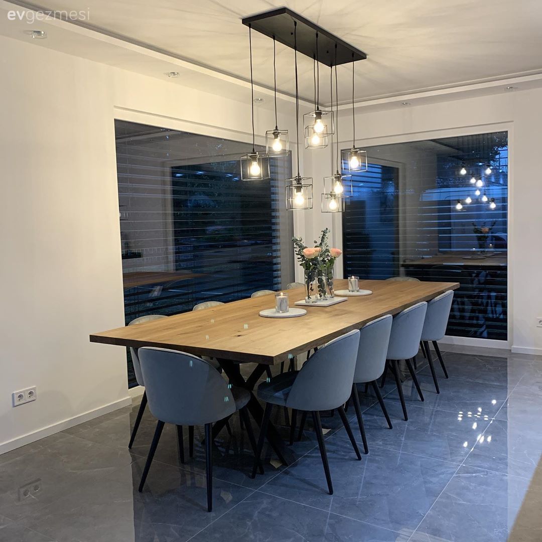 Yemek Odası, Ahşap masa, Sandalye, Avize, Aydınlatma, Vazo, Ev Aksesuar