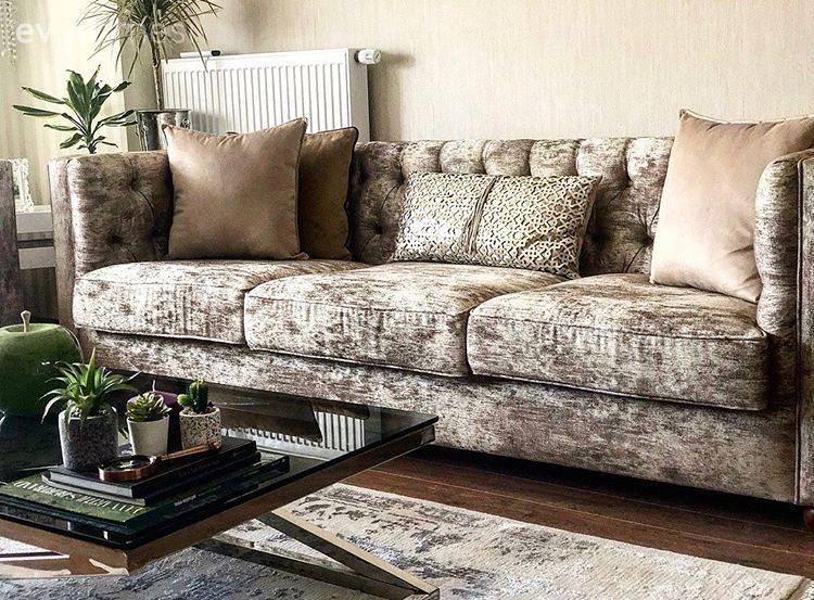 Göz Alıcı Tasarımların Şıklık Kattığı Bir İzmir Evi