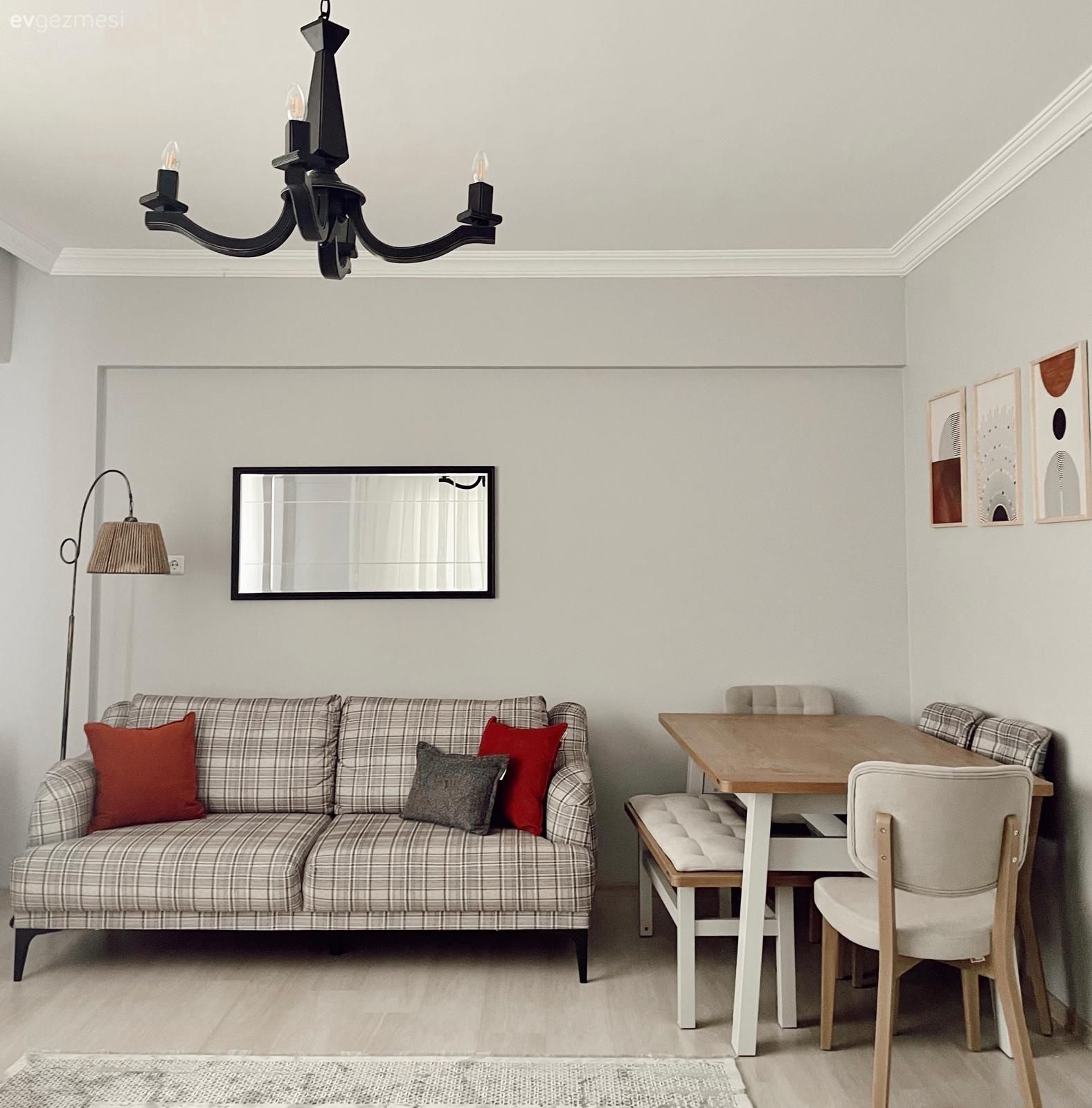 Salon, Country, Bej, Krem, Turuncu, Ekose desen, Desenler, Kırlent, Ev tekstili, Sandalye, Yemek masası, Ahşap Mobilya, Ayna, Lambader, Aydınlatma, Tablo, Duvar dekorasyonu, Avize, Halı