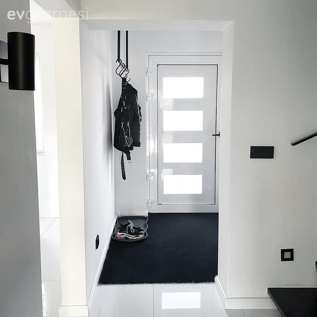 Siyah, Antre, Antre halısı, Beyaz