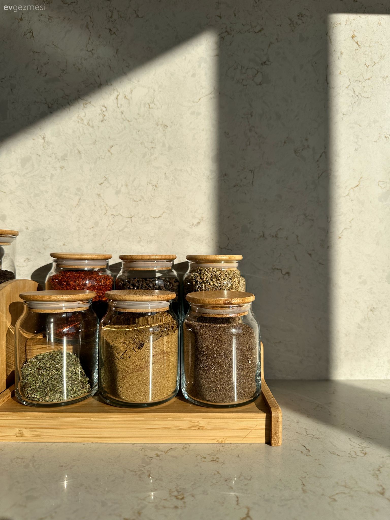 Mutfak tezgahı, Mutfak, Mutfak tezgah arası