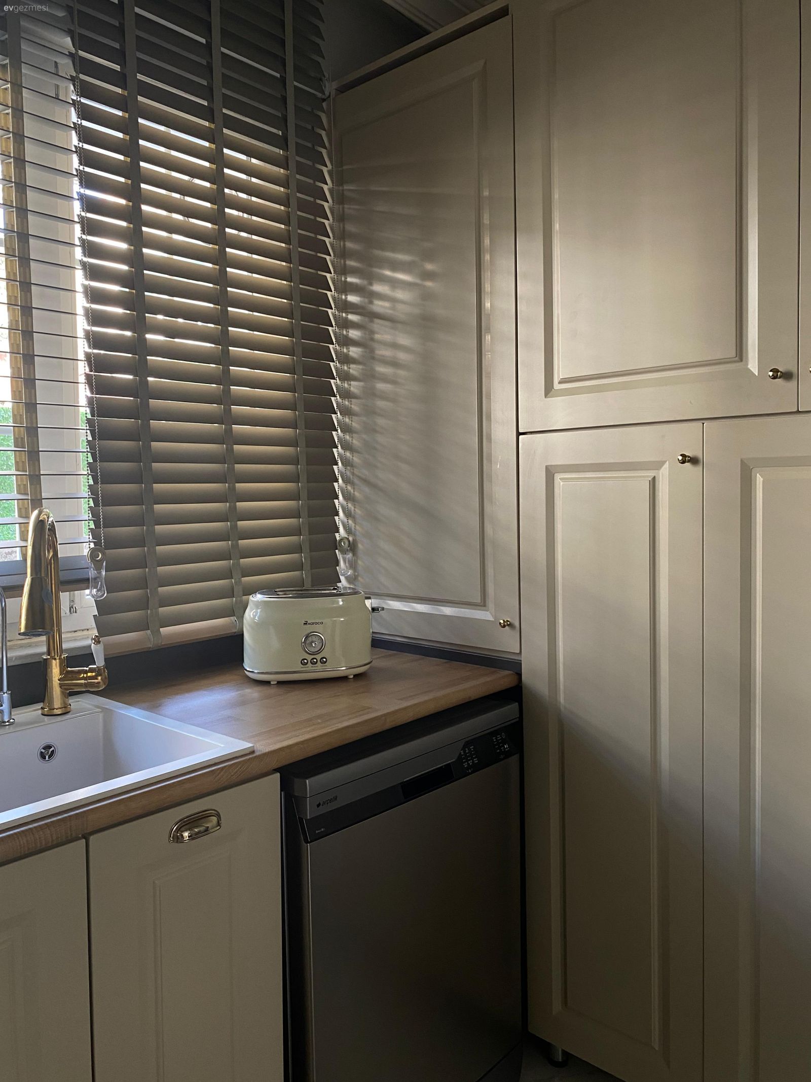 Tek Duvar Mutfak U-Tipine Dönünce Daha Kullanışlı Olmuş