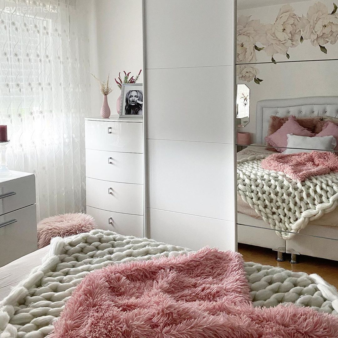 Ayna kapaklı dolap, Ayna, Gardrop, Yatak Odası, Pembe, Beyaz, Duvar kağıdı, Duvar dekorasyonu