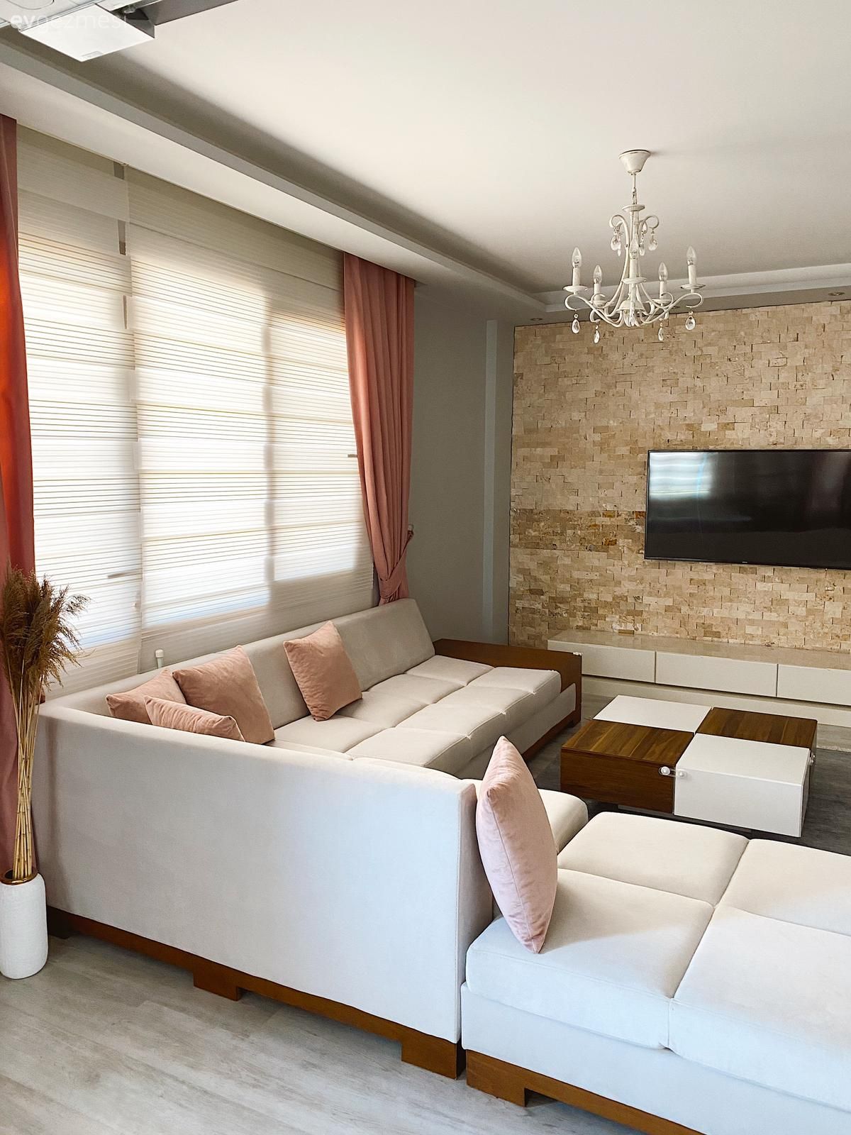 Açık Renkler ve Ahşaplar Bu Evin Enerjisini Çok İyi Yansıtmış