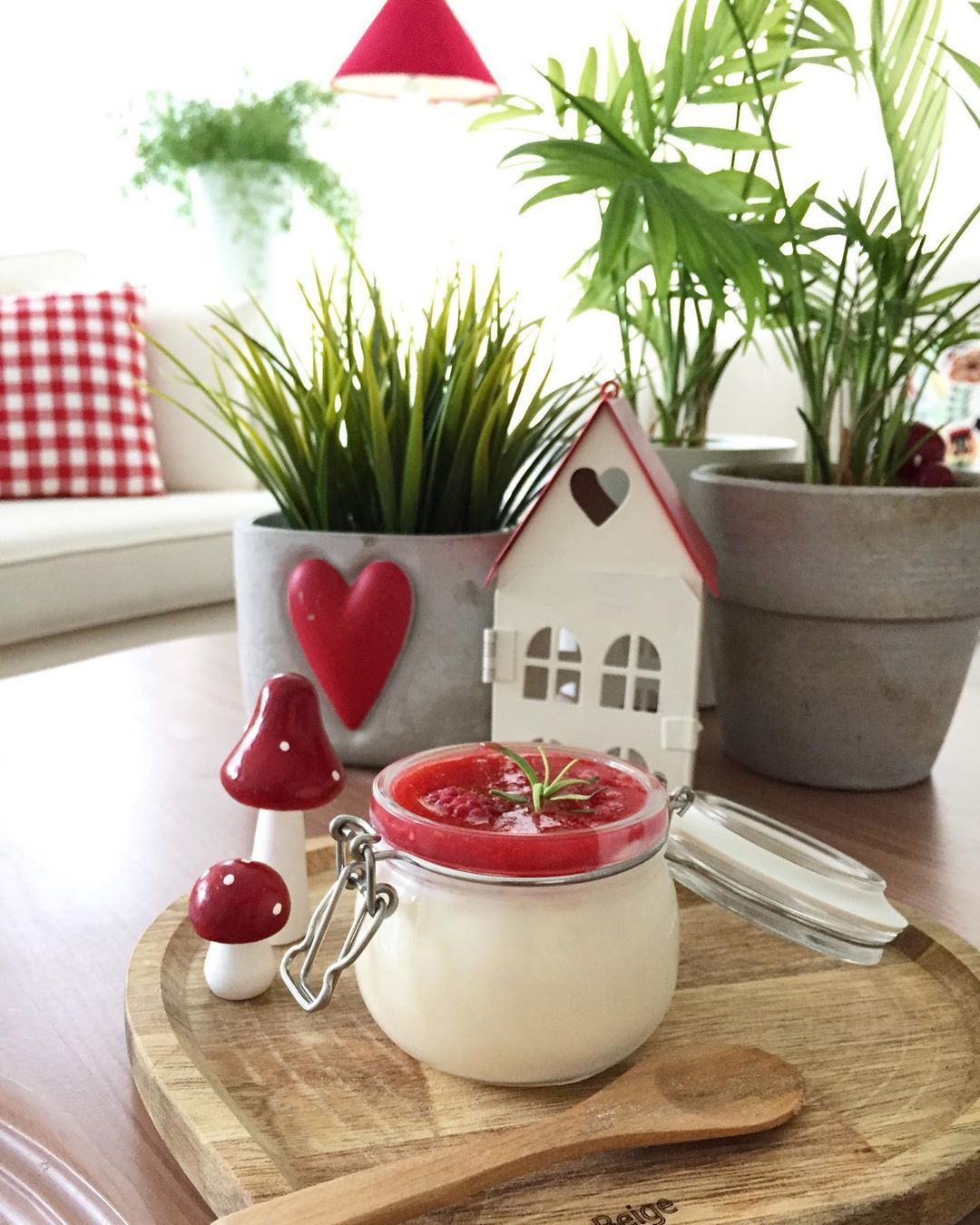 Gayesi Mutluluk Olan Bu Ev, İçine Huzuru Hapsetmiş